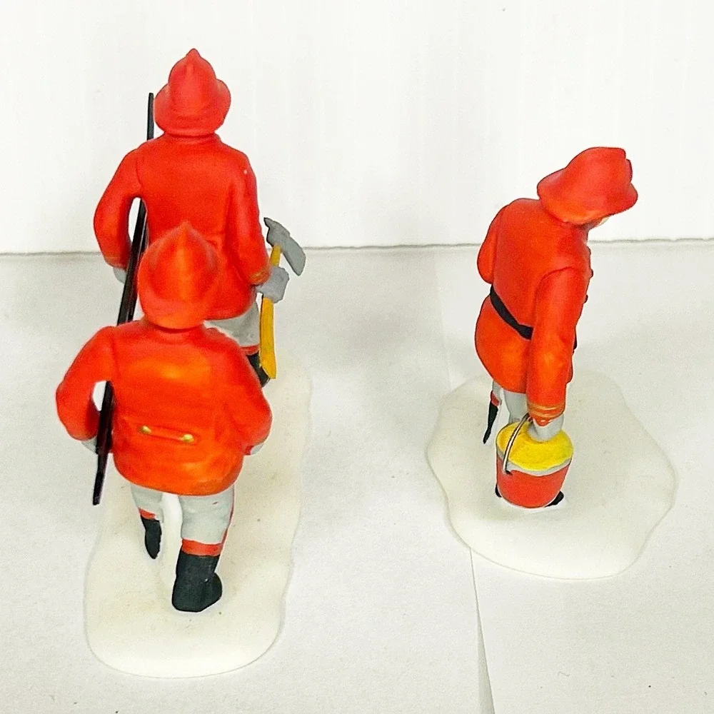 Department 56 Heritage‎ Village Fire Brigade Firemen Dog Set of 2